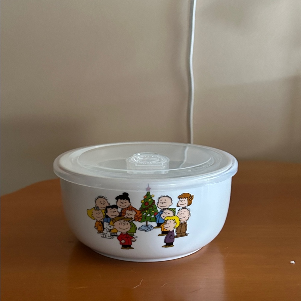 Peanuts Christmas Bowl with Lid
